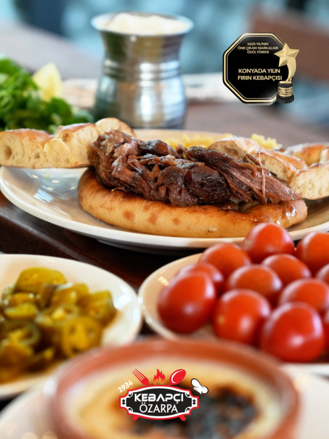 Kebapçı Özarpa fırın kebabı sofrası